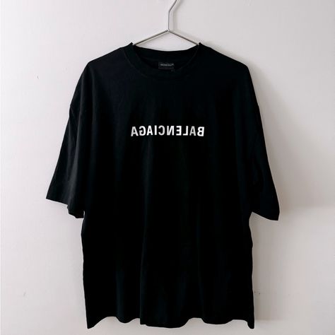 Balenciaga Mirrored T-Shirt Authentic Receipt & Original Bag Included Balenciaga Tshirt Men, Balenciaga Tshirt, Black And White Tshirt, Balenciaga Shirt, Balenciaga T Shirt, Balenciaga Black, Tshirt Men, Original Bags, Black Mirror