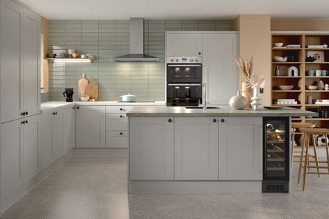 Pale Grey Kitchen Cabinets, Wren Kitchen Shaker, Pale Grey Kitchen, Bristol Houses, Grey Shaker Kitchen, Kitchen Shaker, Wren Kitchens, Light Grey Kitchens, Wren Kitchen