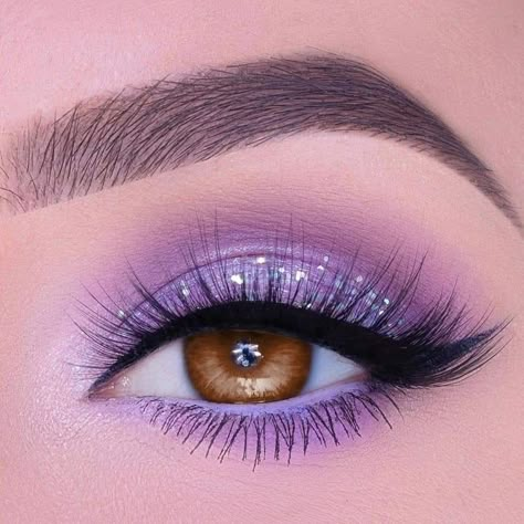 Rapunzel Makeup, Purple Wedding Makeup, Sweet 16 Makeup, Quince Makeup, Eye Makeup Purple, Lilac Eyeshadow, Quinceanera Makeup, Purple Makeup Looks, Purple Quince