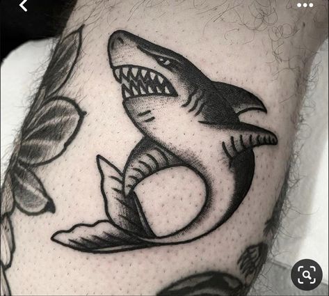 Traditional Shark Tattoo, Shark Tattoo Ideas, Tato Maori, Traditional Black Tattoo, Shark Tattoo, Muster Tattoos, Shark Tattoos, Men Tattoos, Old School Tattoo Designs