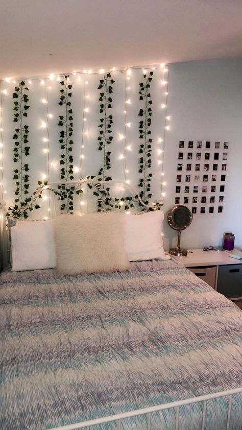 New No Cost bedroom ideas aesthetic Strategies Because it is usually great to begin with the brand new 12 months together with easy place refreshes through y... #aesthetic #bedroom #Cost Teenage Room Decor, Dekorasi Kamar Tidur, Bedroom Decor Design, Teen Room Decor, Redecorate Bedroom, Teenage Bedroom, Teen Bedroom Decor, Girl Bedroom Decor, Small Room Bedroom