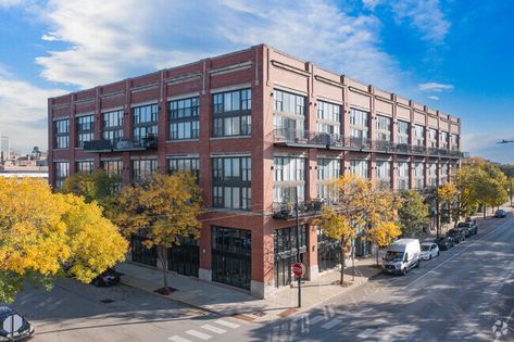 Loft Apartment Chicago, Roosevelt University, Chicago Lofts, Chinatown Chicago, Columbia College Chicago, Hope College, Columbia College, Chicago Apartment, Recreational Activities