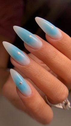 Light Blue Aura Nails, Light Blue Nails Summer, Aura Nails Blue, Aura Nail Designs, Blue Aura Nails, Aura Azul, Aura Nail, Nails Aura, Nail Polish Stain