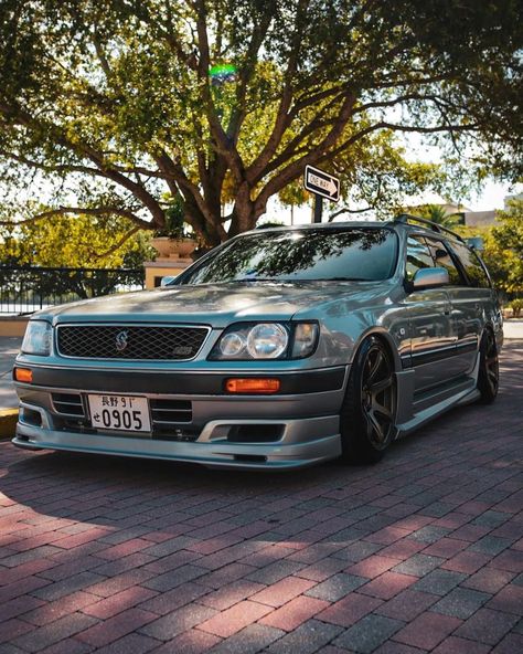 Nissan Stagea, Jdm Nissan, Hatchback Cars, Type Shi, Wall Photo, Drifting Cars, Cool Car Pictures, Street Racing, Car Stuff