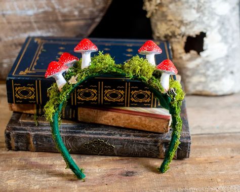 Mushroom and Moss Fairy Crown for Fairy Costumes Fairytale | Etsy Moss Crown, Moss Fairy, Fairy Crowns, Real Reindeer, Sheet Moss, Mushroom Costume, Fair Outfit, Hand Fasting, Fairy Costumes