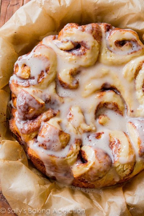 ALERT! These pillowy cinnamon rolls can be made in a slow cooker! Slow Cooker Muffins, Slower Cooker, Slow Cooker Cinnamon Roll Casserole, Crockpot Breakfast Cinnamon Rolls, Crockpot Cinnamon Roll Casserole Easy, Crockpot Pumpkin Cinnamon Roll Casserole, Slow Cooker Quick Breads, Slow Cooker Cake Recipes, Slow Cooker Cinnamon Rolls