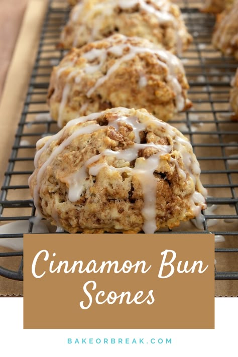 Scones Recipe Easy, Homemade Scones, Cinnamon Pecans, Quaker Oats, Scone Recipes, Scones Recipe, Breakfast Sweets, Cinnamon Bun, Oreo Dessert