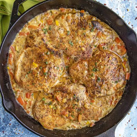 Smothered Pork Chops Recipe Cajun Recipes Louisiana, Meals To Make For Dinner, Chicken And Pork Recipes, Chilly Pepper, Cajun Pork, Onion Butter, Smothered Pork Chops Recipe, Pork Main Dishes, Pork Meals