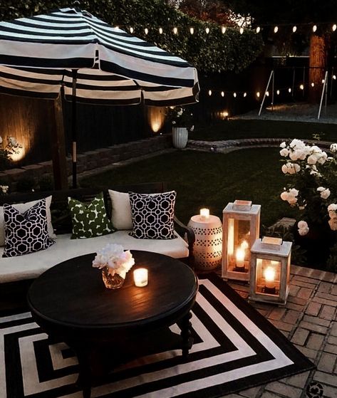 Sitting Area Ideas, Patio Garden Ideas On A Budget, Balkon Decor, Cozy Seating, Outdoor Rugs Patio, Apartment Patio, Living Modern, Outdoor Living Room, Backyard Living