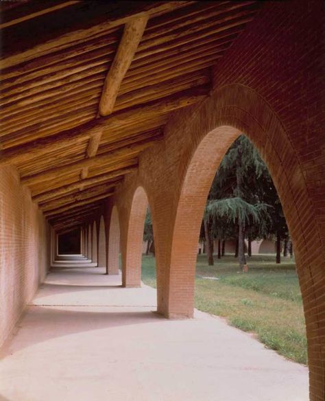 http://divisare.com/projects/8088-pietro-carlo-pellegrini-chiostro-nel-monastero-di-clausura-santa-gemma-galgani?utm_campaign=journal St Gemma, Gemma Galgani, Architecture 101, Rammed Earth Homes, Black Brick Wall, African House, Brutalism Architecture, Farmhouse Architecture, Masonry Work