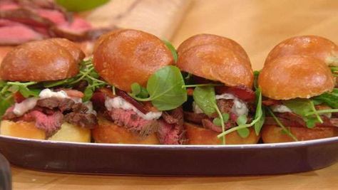 Grilled Petite Filet Sliders | Rachael Ray Show Filet Sliders, Mushrooms Burger, Filet Mignon Sliders, Food Steak, Steak Sandwiches, Rachael Ray Recipes, Burger Sliders, Baked Bacon, Slider Recipes