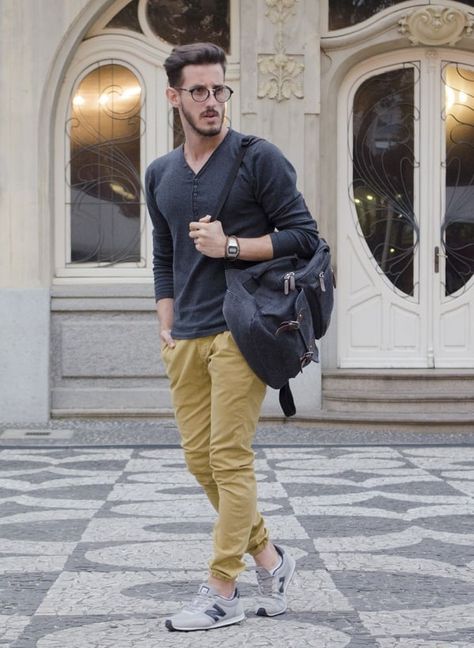 How To Wear Joggers? - 50 Best Jogger Outfits For Men How To Wear Joggers, Jogger Outfit, New Balance Outfit, Khaki Joggers, Chino Joggers, Mens Fashion Work, Khaki Cargo Pants, Mens Fashion Business, Khaki Pants Men