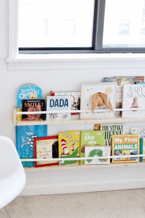 Display Shelf Ideas, Nursery Book Storage, Baby Bookshelf, Nursery Bookshelves, Playroom Inspiration, Montessori Nursery, Diy Bookshelf, Nursery Book, Dream Nursery