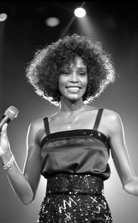 Electric Relaxation, Whitney Houston Young, Houston Pictures, Whitney Houston Pictures, Chaka Khan, Fashion 90s, Christopher Nolan, Whitney Houston, American Music Awards