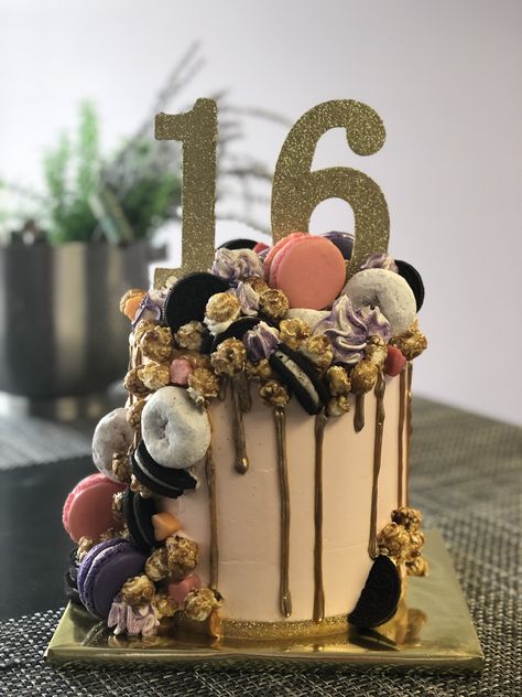 Donut Birthday Cake, Sweet Sixteen Cakes, 16 Cake, Sweet 16 Cakes, Beautiful Birthday Cakes, Donut Party, Sweet Sixteen, 16th Birthday, Sweet 16