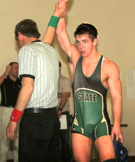 College Wrestling, Wrestling Singlet, Men Sport Pants, Lycra Men, Sports Boys, Men Bodies, Sport Man, Athletic Men, Muscle Men