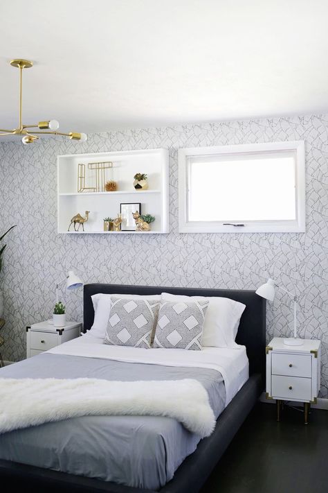 Good soloution to balance an awkward window (click through for more) Off Center Windows, Small Gallery Wall, Accent Wall Paint, Bold Decor, Bright Ideas, Bedroom Windows, Beautiful Mess, Bed Room, My New Room