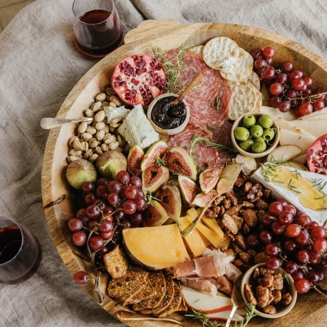 Charcuterie Board Ideas for Simple Hosting Bbq Charcuterie Board, Charcuterie Board And Wine, Bbq Charcuterie, Thanksgiving Gathering, Fresh Breakfast, Eggplant Dip, Entertaining Food, Granola Breakfast, Easy Dips