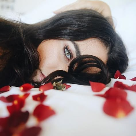 Potret Photography, Cartia Mallan, Vday Shoot, Andrew Vanwyngarden, Valentines Shoot, Valentines Photoshoot, Valentine Photo Shoot, Bouidor Photography, Sleepy Girl