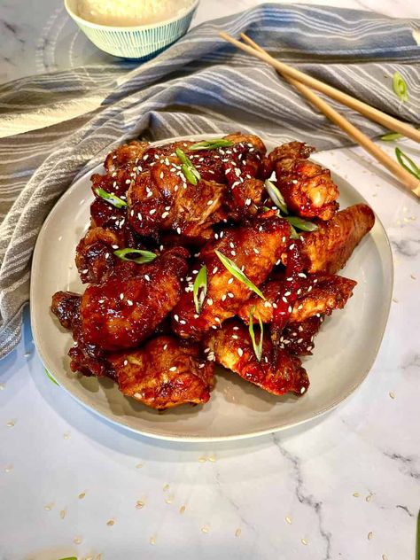 Easy Coca Cola Chicken Wings Coca Cola Chicken Wings Recipe, Coca Cola Chicken Recipe, Cola Chicken Wings, Coca Cola Chicken Wings, Coca Cola Chicken, Cola Recipe, Honey Chicken Wings, Cola Chicken, Salt And Pepper Chicken