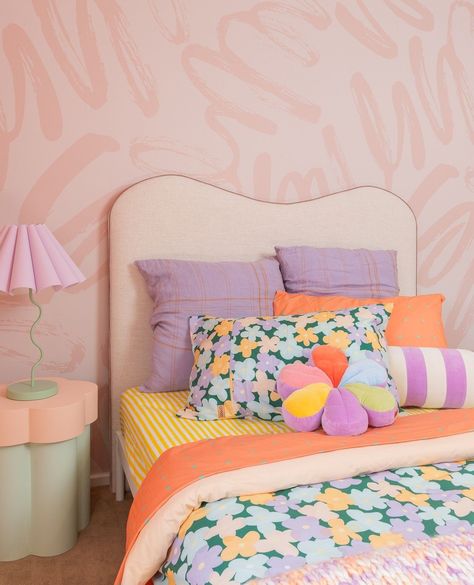 Colourful Girls Bedroom, Colorful Girls Bedroom, Girls Bedroom Makeover, Brighter Bedroom, Kids Rooms Inspo, Cool Kids Rooms, Big Girl Rooms, Beautiful Furniture, Kid Spaces