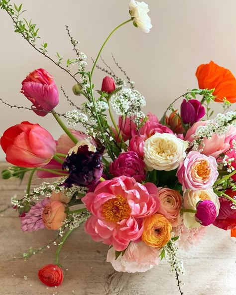 Ranunculus Peony Dahlia Bouquet, Flowers On Table Wedding, Spring Flower Wedding Centerpieces, Wedding Flowers With Peonies, Peonies And Ranunculus Bouquet, Ranunculus Flower Arrangements, Peony And Tulip Bouquet, Peony Floral Arrangements, Tulips Flower Arrangements