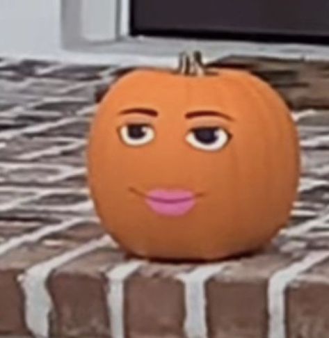 Roblox Face Pumpkin Painting, Pumpkin Painting Roblox Face, Draw On A Pumpkin Ideas, Pumpkin Painting Ideas Roblox Face, Roblox Woman Face Pumpkin, Cute Pumpkin Carving And Painting Ideas, Funny Pumpkins Carvings, Pumpkin Designs Funny, Roblox Face Pumpkin Carving