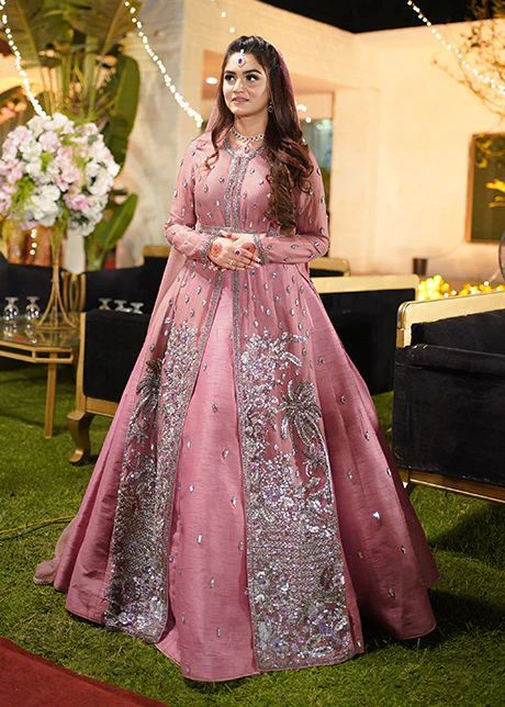 Shadi Dresses, Heavy Dresses, Desi Wedding Dresses, Bridal Dresses Pakistan, Stylish Short Dresses, Pakistani Wedding Outfits, Beautiful Pakistani Dresses, Pakistani Dresses Casual, Pakistani Fancy Dresses