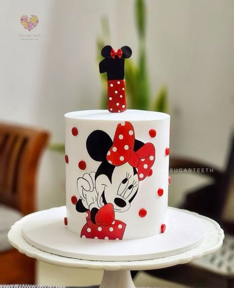 Minnie Mouse Cake Design, Mickey Mouse Birthday Decorations, Cake Designs For Kids, Mickey Mouse Birthday Cake, Minnie Mouse Birthday Invitations, Minnie Mouse Birthday Cakes, Fruit Cake Christmas, Girly Cakes, Minnie Mouse Theme