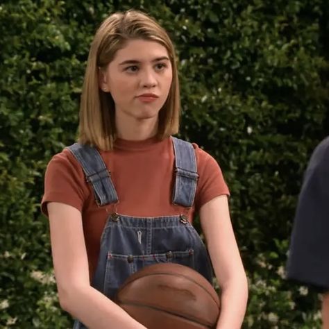 That 90s Show Outfits Leia, That 90s Show Leia, Leia Forman, 90s Faceclaims, 90s Summer Aesthetic, Callie Haverda, Jay Kelso, That 90s Show, Autumn Celebrities