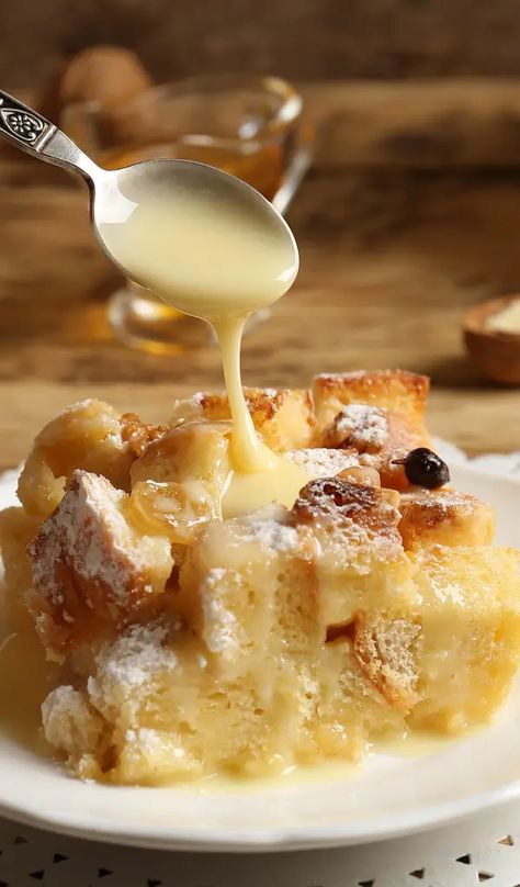 Bread Pudding Recipe Crockpot, Slow Cooker Puddings, Slow Cooker Bread Pudding, Breakfast Bread Pudding, Best Bread Pudding Recipe, Crock Pot Bread, Old Fashioned Bread Pudding, Slow Cooker Bread, Slow Cooker Breakfast