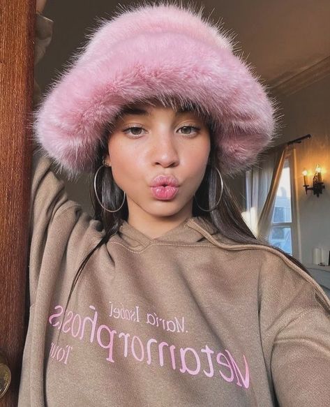 faux fur hats are something 🫶 . @lostinnyyy . #girls #memes #funny #comedy #friends #girlpower #dating #relationships #relationshipgoals #breakup #mood #life #viral #moments #viralreels #clips #aesthetic #2024 #explorepage #instagood #pinterest #moodboard #fashion #pins #fits #inspo #pretty #love #spring #fyp Fluffy Hat Aesthetic, Bucket Hat Inspo, Bucket Hat Aesthetic, Clips Aesthetic, Pinterest Moodboard, Girls Memes, Moodboard Fashion, Hat Aesthetic, Fur Bucket Hat