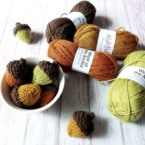 Knit Acorn Decorations – Handknit Hugs Leaf Knitting Pattern, Autumn Knitting, Fall Knitting Patterns, Fall Quilt Patterns, Animal Knitting, Acorn Decorations, Scrap Yarn Crochet, Fall Quilt, Fall Crochet Patterns