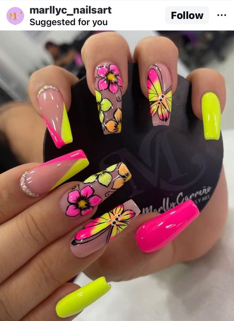 Colorblock Nails, Unusual Nails, Colorful Nail Art, Fancy Nails Designs, Stylish Nails Designs, Nail Designs Valentines, Nails Design With Rhinestones, Nail Care Tips, Glamorous Nails