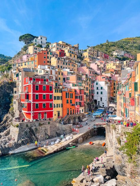 Cinque Terre Itinerary, Places In Usa, World Most Beautiful Place, Cities In Italy, Cinque Terre Italy, Adventure Travel Explore, San Francesco, Beautiful Villages, Beautiful Places In The World