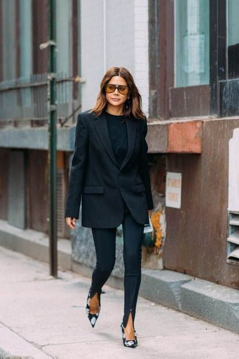 Black Blazer Street Style, Christine Centenera, Blazer Street Style, Outfits Edgy, Popsugar Fashion, Looks Street Style, Looks Black, Black Women Fashion, All Black Outfit