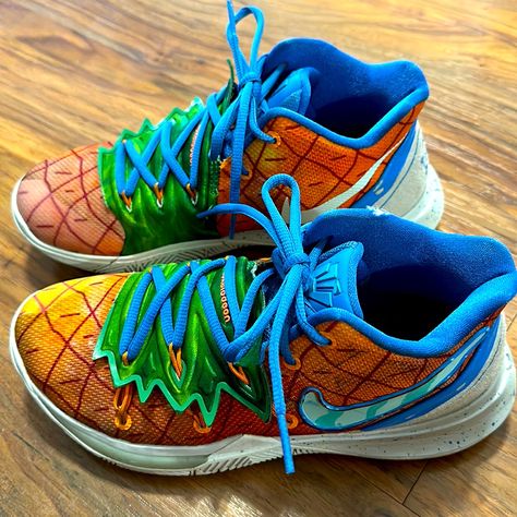 Never Worn Outside Basketball Gym Floors. One Small Tear On Ankle (Pictured) Euc Otherwise Size 7.5 Custom Basketball Shoes, Kyrie 5 Spongebob, Jordan Cleats, Cool Nike Shoes, Basketball Shoes Kyrie, Bball Shoes, Kyrie Irving Shoes, Bb Shoes, Best Volleyball Shoes