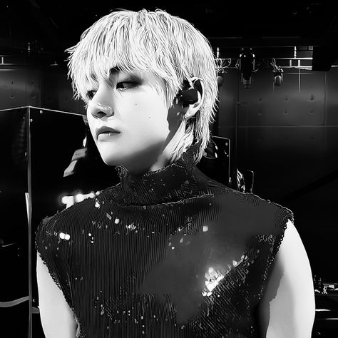 taehyung dark icon : #taehyung #kimtaehyung #thv #elle #kpop #bts #icon #dark #b&w #vintage #aesthetic #grunge Taehyung Icons Dark, Vintage Aesthetic Grunge, Taehyung Dark Icon, Taehyung Dark, Bts Icon, Dark Icon, Kpop Bts, Aesthetic Grunge, Vintage Aesthetic