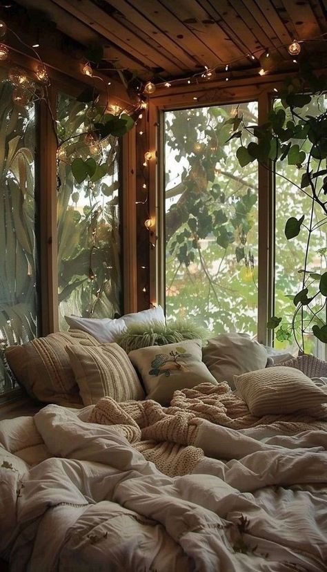 Cozy Aesthetic Room, Aesthetic Room Decorations, Cozy Homes, Dream Bedroom Inspiration, Luxury Room Bedroom, Dream House Rooms, Cozy Aesthetic, Cozy Room Decor, Luxury Rooms