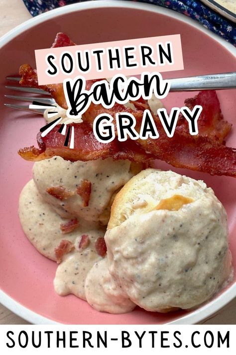 This delicious bacon gravy recipe combines flour, bacon grease, lots of black pepper, and whole milk. Poured over biscuits, it is the best comfort food breakfast. #comfortfood #southern #gravy Bacon Grease Gravy, Bacon Gravy And Biscuits, Breakfast Gravy Recipe Easy, Gravy With Bacon Grease, Flour Bacon, Bacon Gravy Recipe, Breakfast Gravy Recipe, Southern Gravy, Gravy For Biscuits