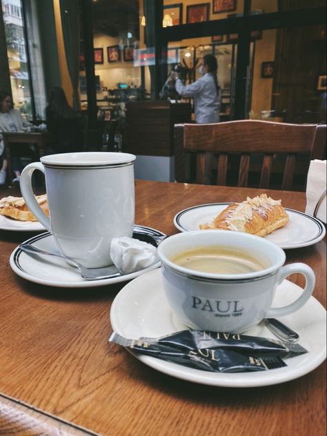 Paul Cafe, Paul Coffee, Scenery Aesthetic, Coffee Vs Tea, Photo Cup, Animals Food, Strasbourg, Coffee Shop, Cafe