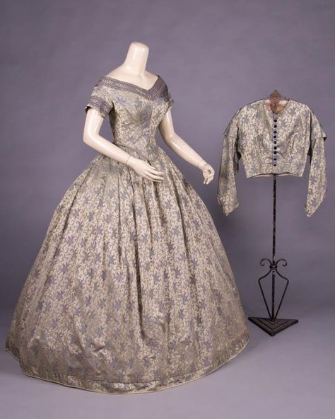 1855 Fashion, 1810 Fashion, Bridgerton Core, 1800s Dresses, Romantic Era Fashion, Wedding Ballgown, 1860s Dresses, 1840s Fashion, 1850s Fashion