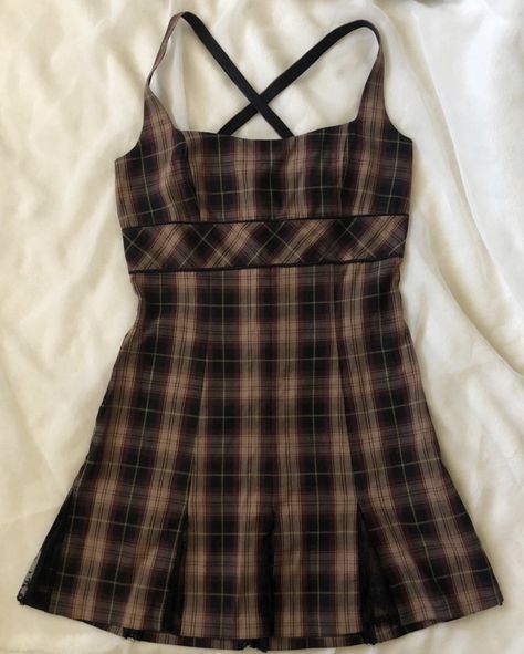 Plade Outfit, 60s Style Dress, Betsey Johnson Aesthetic, Plaid Dress Outfit Summer, Halloween Grunge Mini Dress, 90s Plaid Dress, Punk Inspired Outfits, Plaid Dress Outfit Grunge, Vintage Plaid Dress