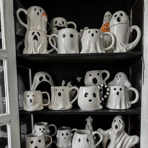 Mug Collection Aesthetic, Spooky Mugs, Ghost Mugs, Ghost Collection, Ghost Decor, Season Aesthetic, Ghost Mug, Halloween Mugs, Aesthetic Cozy