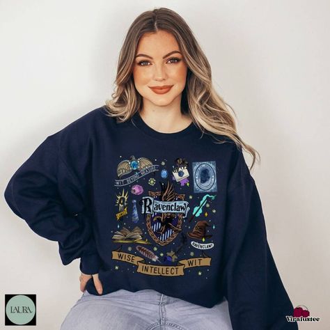 Universal Harry Potter, Ravenclaw Shirt, Hogwarts Wizard, Harry Potter Shirt, Wizard School, Harry Potter Shirts, Types Of T Shirts, School House, Magic School