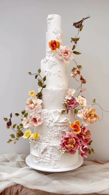 Wedding Cake Set Up Display, Wedding Cake Sugar Flowers, Tall Wedding Cake, Fairytale Wedding Cake, Fountain Cake, Wedding Cake Peonies, Whimsical Wedding Cakes, Wedding Cake Setting, Tall Wedding Cakes