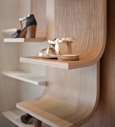 Shoe Store Design, Retail Interior Design, Store Design Boutique, Retail Inspiration, Furniture Details Design, Showroom Interior Design, Shelving Design, Store Interiors, Retail Store Design