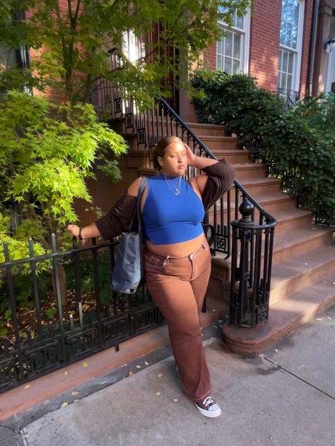 Brown Pants Blue Top, Blue And Brown Outfit Aesthetic, Brown And Blue Outfit Color Combos, Blue And Brown Outfits For Women, Royal Blue Outfit Ideas, Brown And Blue Outfit, Royal Blue Pants Outfit, Blue And Brown Outfit, Blue Shirt Black Pants