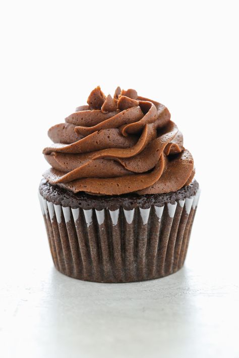 Chocolate Butter cream Frosting Cupcake Creme, Live Well Bake Often, Sweet 16 Cakes, Chocolate Buttercream Frosting, Baking Basics, Chocolate Butter, Frosting Recipe, Chocolate Icing, Domestic Goddess