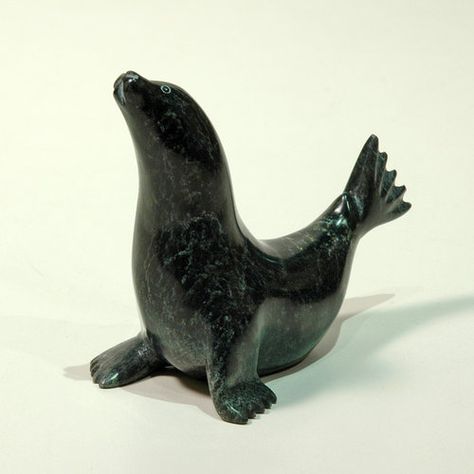 Seal by Kellypalik Qimirpik, Inuit artist (T91108) Seal Sculpture, Clay Fish, Soapstone Carving, Inuit Art, Marine Art, Bear Carving, Hand Built Pottery, Stone Sculpture, Animal Ornament